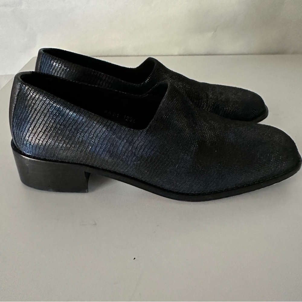 Donald J Pliner Women’s Slip on heels Size 6
